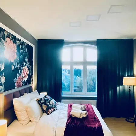 Good Bed - Luxury Flower Central *