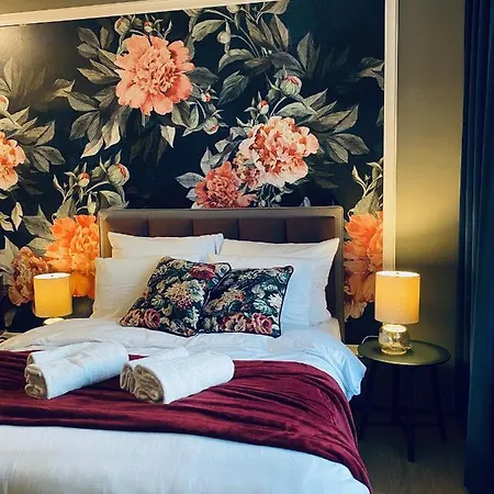 Good Bed - Luxury Flower Central