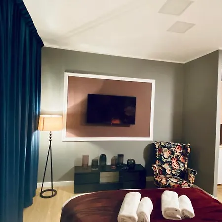 Good Bed - Luxury Flower Central